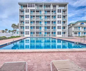 Photo 3 - Daytona Beach Condo w/ Ocean-view Balcony!