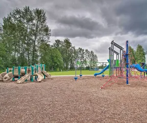 Photo 4 - Charming Updated Retreat Walk to Lake Stevens!