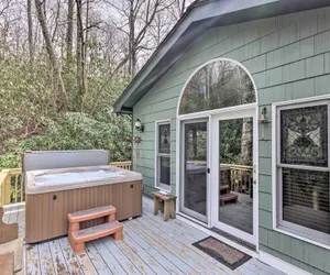 Photo 5 - Private Blue Ridge Retreat: Hot Tub & Pool Table!