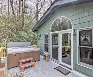 Photo 5 - Private Blue Ridge Retreat: Hot Tub & Pool Table!