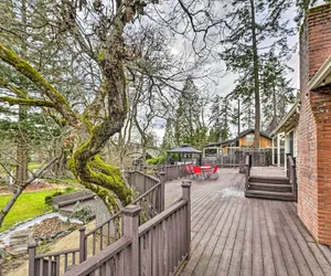 Photo 3 - Spacious Grants Pass Home w/ Hot Tub & Views!