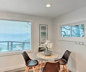 Photo 4 - Tacoma 'dash Point Beach Cabin' w/ Balcony!