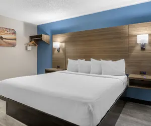 Photo 4 - Surestay Studio By Best Western Victoria