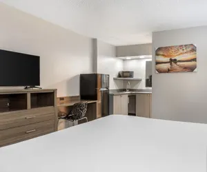 Photo 5 - Surestay Studio By Best Western Victoria