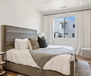 Photo 3 - Sun-kissed At Desert Color 5 Bedroom Townhouse