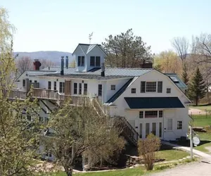 Photo 2 - Windham Hill Inn