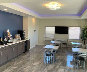 Photo 2 - Days Inn by Wyndham Troy IL