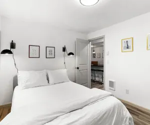 Photo 2 - Hillside in Seattle - well appointed