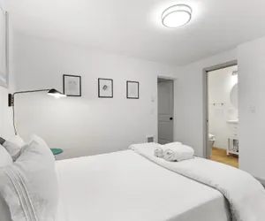 Photo 5 - Hillside in Seattle - well appointed