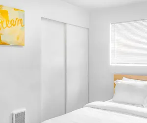 Photo 5 - Seattle Cloud 2BR Prime Location