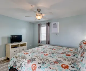 Photo 4 - Tiffany's Motel & Condos