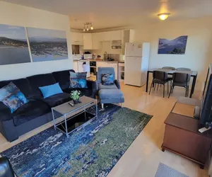 Photo 2 - Hood River Suites Apartment Hotel