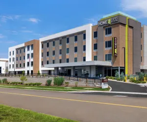 Photo 2 - Home2 Suites by Hilton Bristol