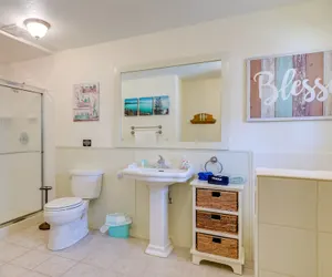Photo 3 - Spacious Vacation Rental Home on Eufaula Lake!
