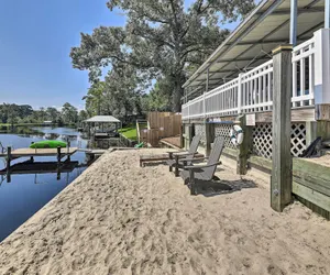 Photo 3 - 'the Grey Goose': Waterfront Home With Beach