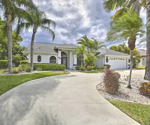 Photo 2 - Canalfront Cape Coral Villa, Tiki Hut & Large Pool