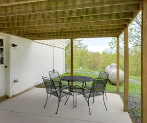 Photo 5 - Cozy Kentucky Retreat - Deck, Near Ark Encounter!
