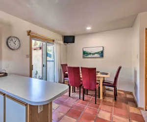Photo 2 - Cozy Red River Alpine Condo w/ Mountain Views