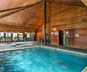 Photo 3 - Bears Den in the Sky Condo < 4 Mi to Gatlinburg