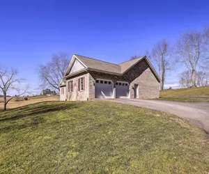 Photo 5 - Pet-friendly Abingdon Abode w/ Yard & Grill!