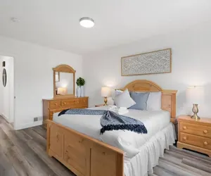 Photo 2 - Stunning 2 Bedroom 1 Bath Home near BART