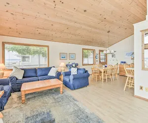 Photo 4 - Beachfront Whidbey Island Home + Apartment!