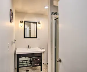 Photo 2 - Convenient Burien Getaway: 12 Mi to Dtwn Sea!