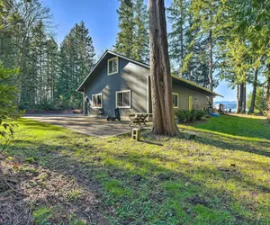 Photo 4 - Mid-century Cabin w/ Deck & Puget Sound Vistas!