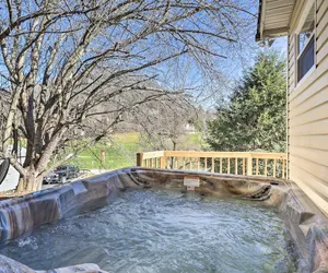 Photo 5 - Hot Tub & Fire Pit at Luxe Blue Ridge Bungalow