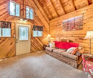 Photo 5 - Cute Pinetop Cabin w/ Gas Grill - Hike & Golf!