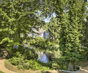 Photo 5 - Cozy Norwich Villa on Golf Course Near Spa!