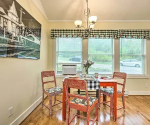 Photo 2 - Lovely Couple's Haven By Lakes, Trails, Dtwn!