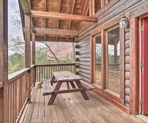 Photo 5 - Mountain Pool Lodge Sevierville Cabin w/ Hot Tub