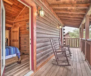 Photo 4 - Mountain Pool Lodge Sevierville Cabin w/ Hot Tub