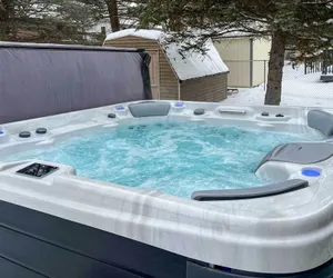 Photo 2 - Mankato Family Getaway - New Salt Water Hot Tub!