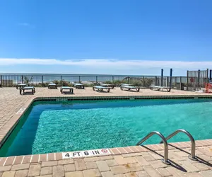 Photo 4 - Blue Water Beachfront Condo: 2 Mi to Skywheel!