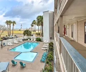 Photo 3 - Corpus Christi Beach Condo w/ Community Pool!