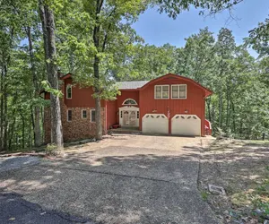 Photo 4 - Cozy Hot Springs Village Lodge - Near Lake Desoto!