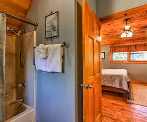 Photo 3 - 'cozy Nest' Gatlinburg Cabin w/ Porch & Jacuzzi!