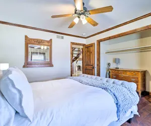 Photo 3 - Pet-friendly Glendale Home w/ Pool & Putting Green