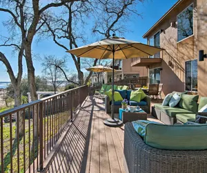 Photo 3 - 'casa D'amore': Extravagant Lakefront Villa!