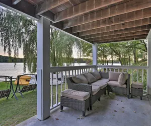 Photo 4 - Cozy Lakefront Lapeer House w/ 2 Paddle Boats!