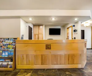 Photo 5 - Mountain Vista Hotel
