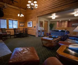 Photo 3 - Mountain Vista Hotel