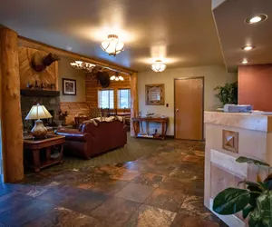 Photo 4 - Mountain Vista Hotel