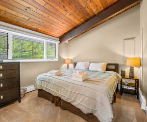 Photo 4 - Alpine Court Chalet 4 Bedroom Home