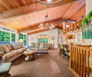 Photo 2 - Alpine Court Chalet 4 Bedroom Home