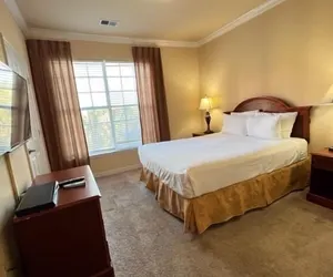 Photo 2 - 3 Bed 2 Bath Condo In Tuscana Resort Near Disney 3 Bedroom Condo by RedAwning