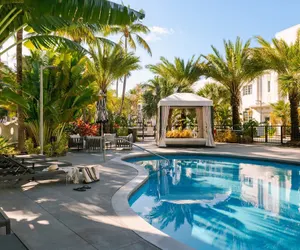 Photo 2 - Kenmore Village Hotel, South Beach