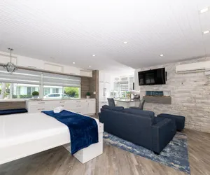 Photo 2 - Tropic Isle Boutique Hotel